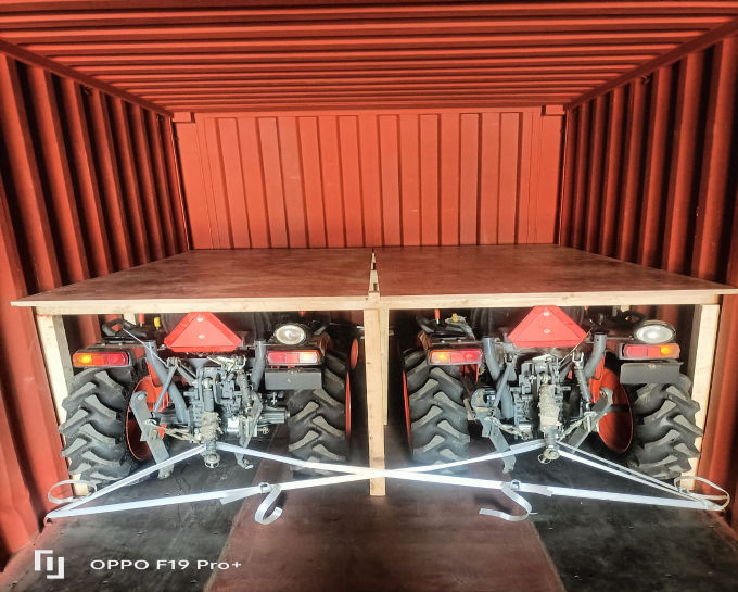 Tractor Lashing With Stand